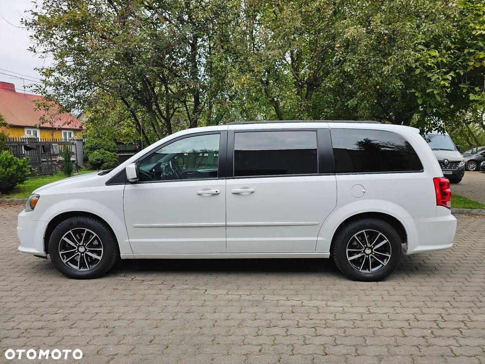 Dodge Grand Caravan 3.6 R/T - 26