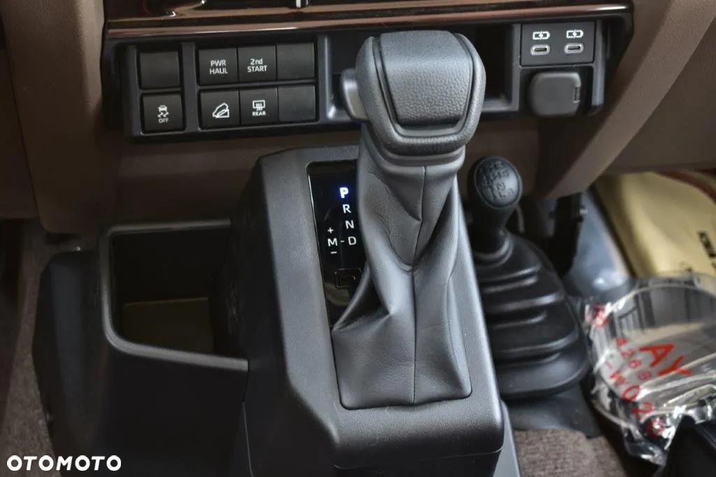 Toyota Land Cruiser - 23