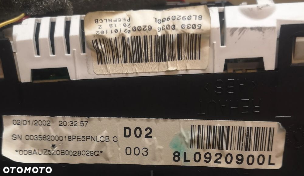 LICZNIK ZEGAR AUDI A3 8L 8L0920900L - 2