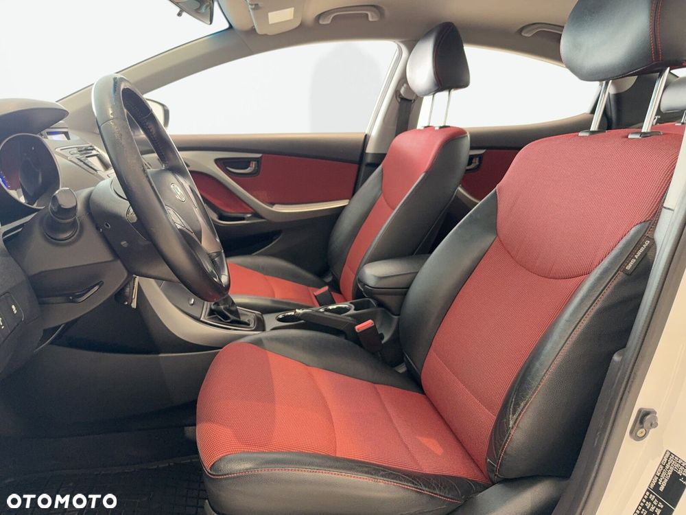 Hyundai Elantra 1.6 Classic + - 9