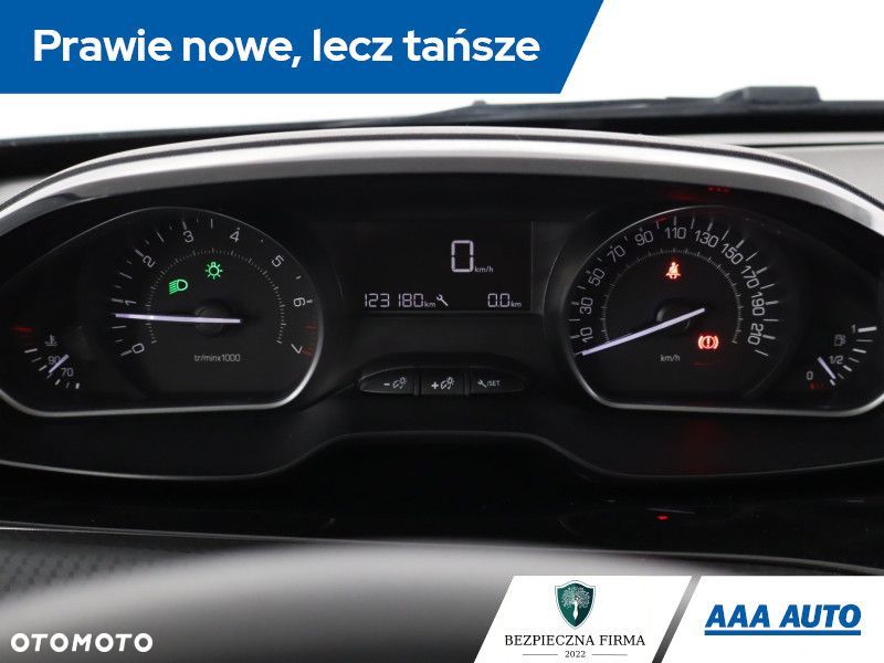 Peugeot 2008 - 13