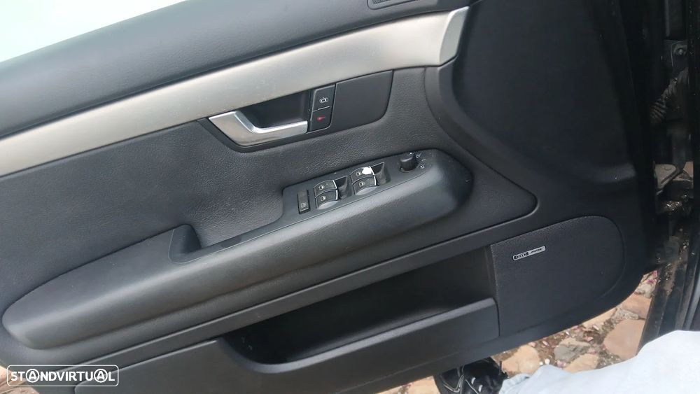 Audi A4 2.5 TDI quattro - 8