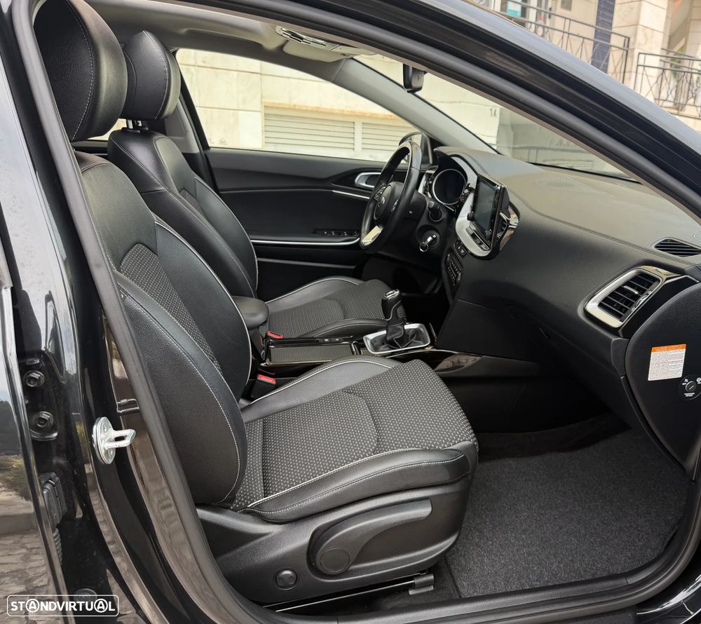 Kia Ceed SW 1.6 CRDi MHEV Drive+SRF - 19