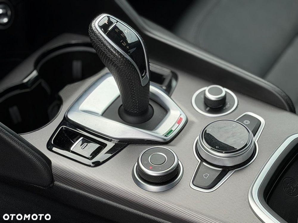 Alfa Romeo Giulia 2.0 Turbo Sprint - 16