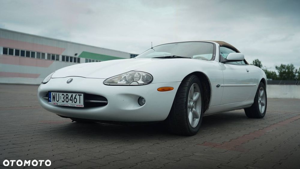 Jaguar XK8 - 13