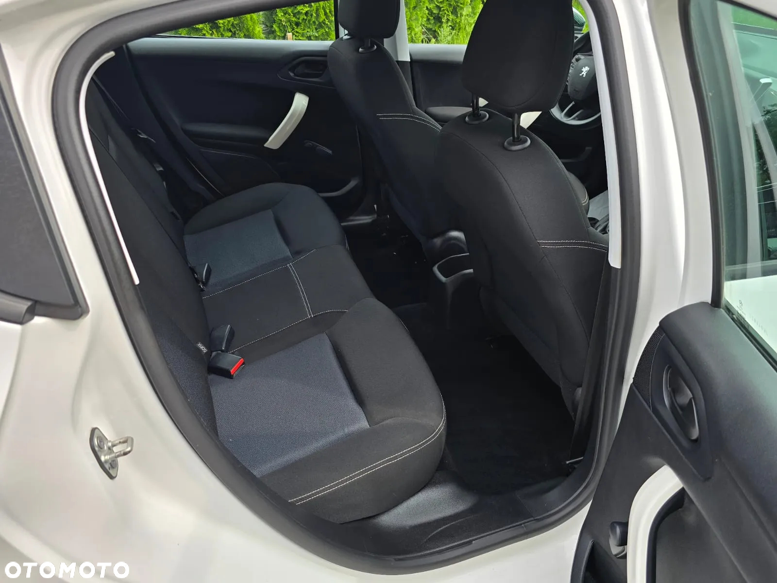 Peugeot 208 - 22