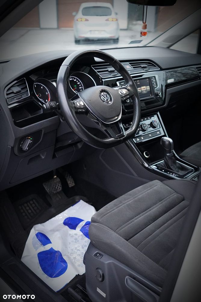 Volkswagen Touran 2.0 TDI BMT Highline DSG - 10