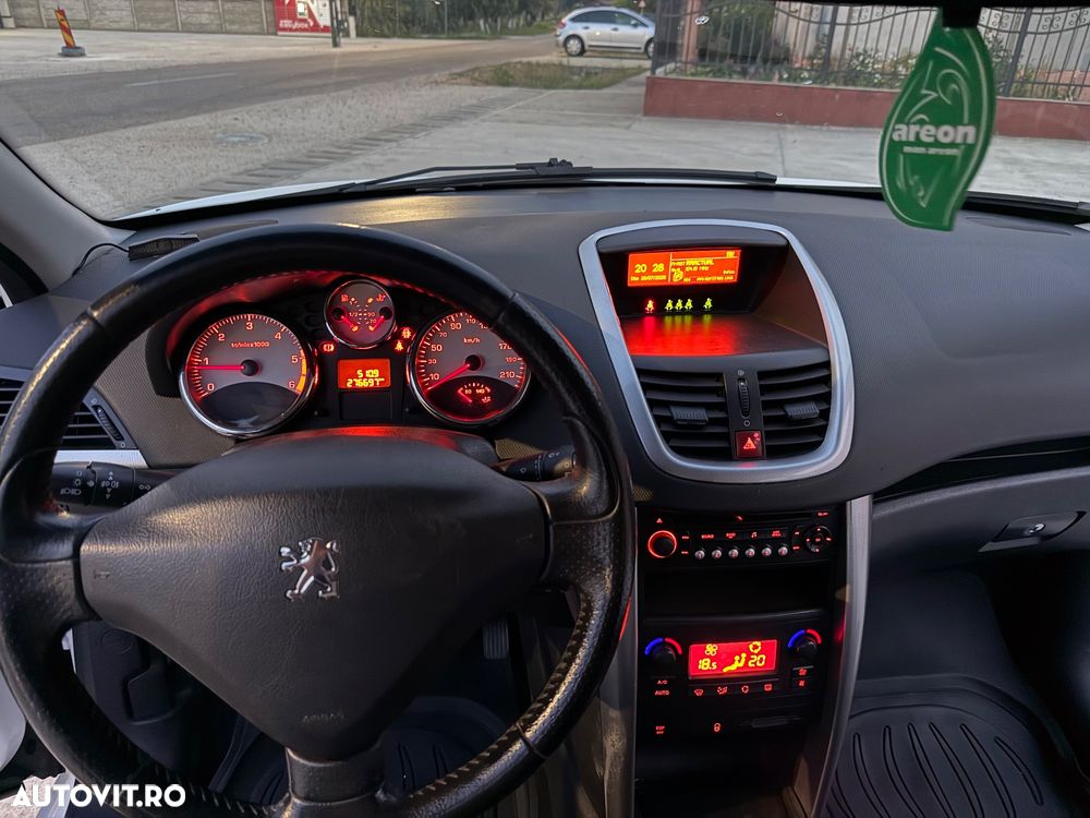 Peugeot 207 1.6HDI Feline - 38