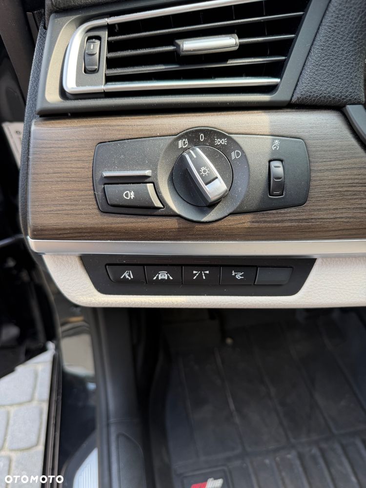 BMW Seria 7 740d xDrive - 13