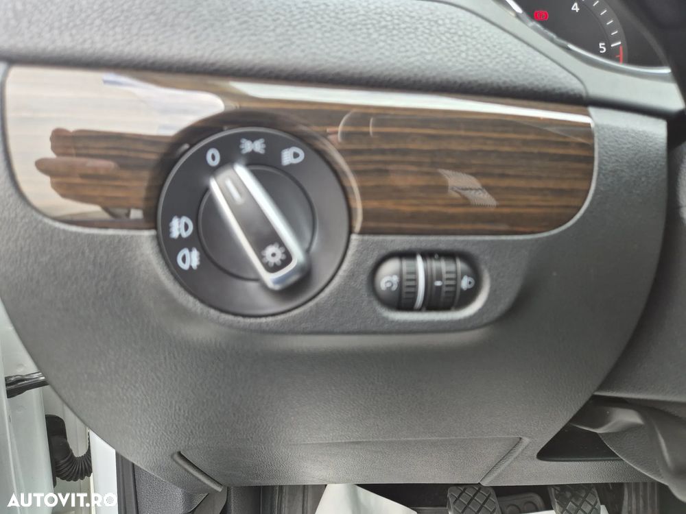 Volkswagen Jetta 2.0 TDI Comfortline - 12