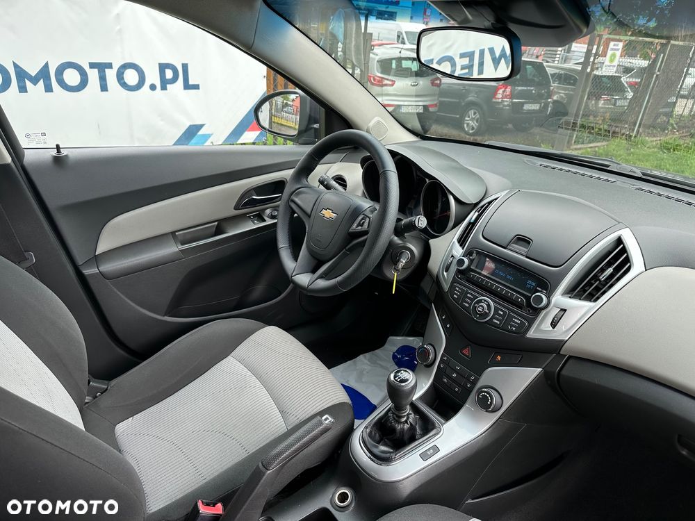Chevrolet Cruze 1.6 LT - 18