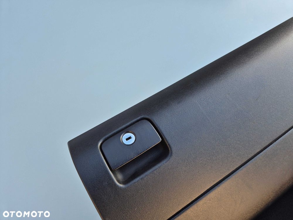 Czarny Schowek Pasażera Audi A3 8L LIFT 00-03r Europa - 4