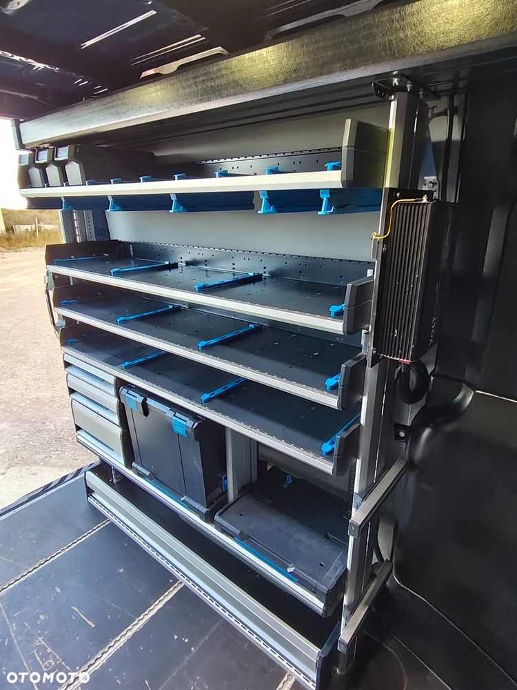Mercedes-Benz Sprinter - 10