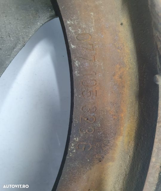 Volanta 077105323g 4.2 tdi Audi A8 D3/4E  [din 2002 pana  2005] seria - 2