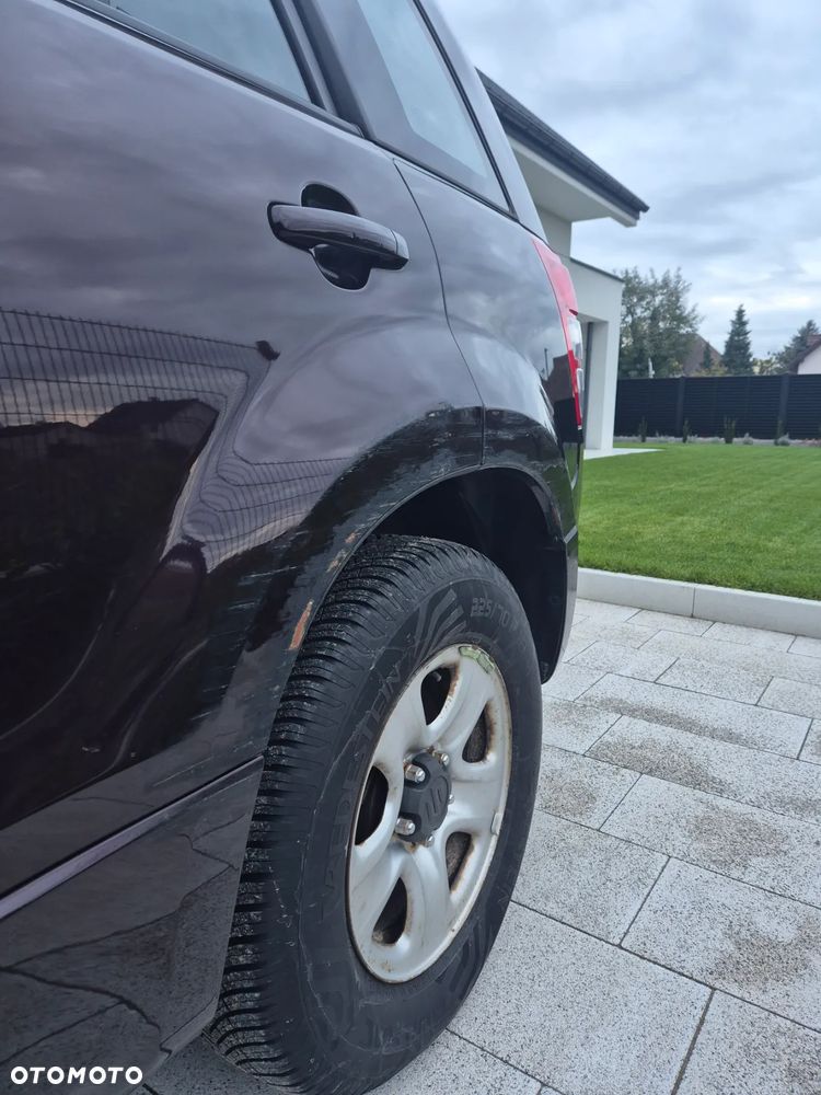 Suzuki Grand Vitara 2.0 De luxe - 11