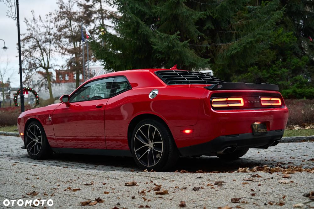 Dodge Challenger - 4