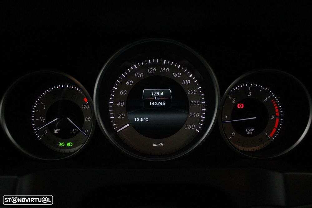 Mercedes-Benz E 220 CDi BlueEfficiency - 40
