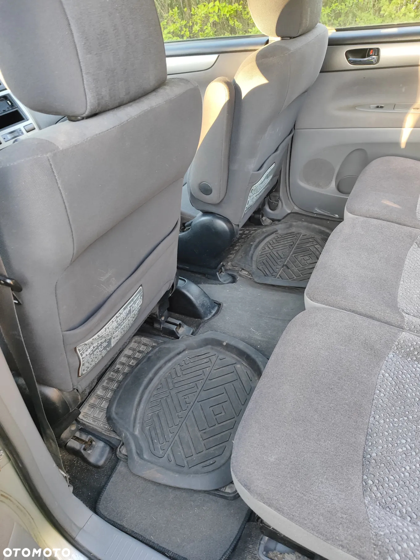 Toyota Avensis Verso - 14