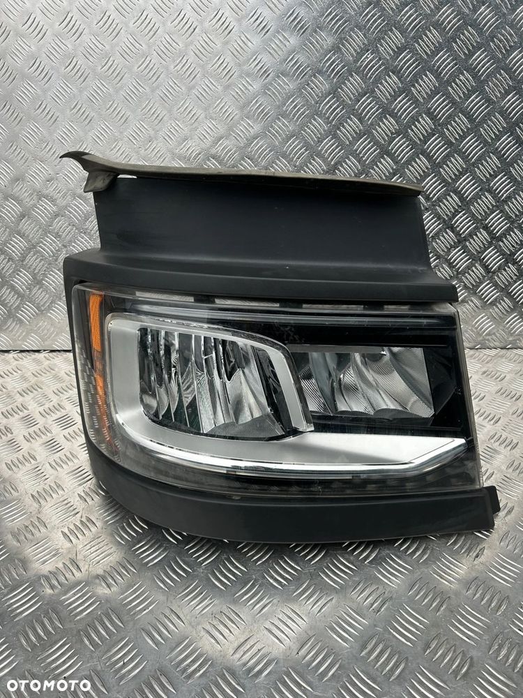 REFLEKTOR LAMPA FULL LED PRAWY Z RAMKĄ SCANIA NEXT GEN NTG - 1