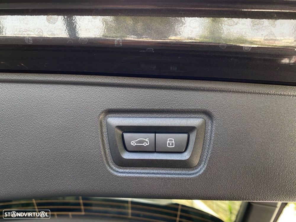BMW 530 e Pack Desportivo M - 24
