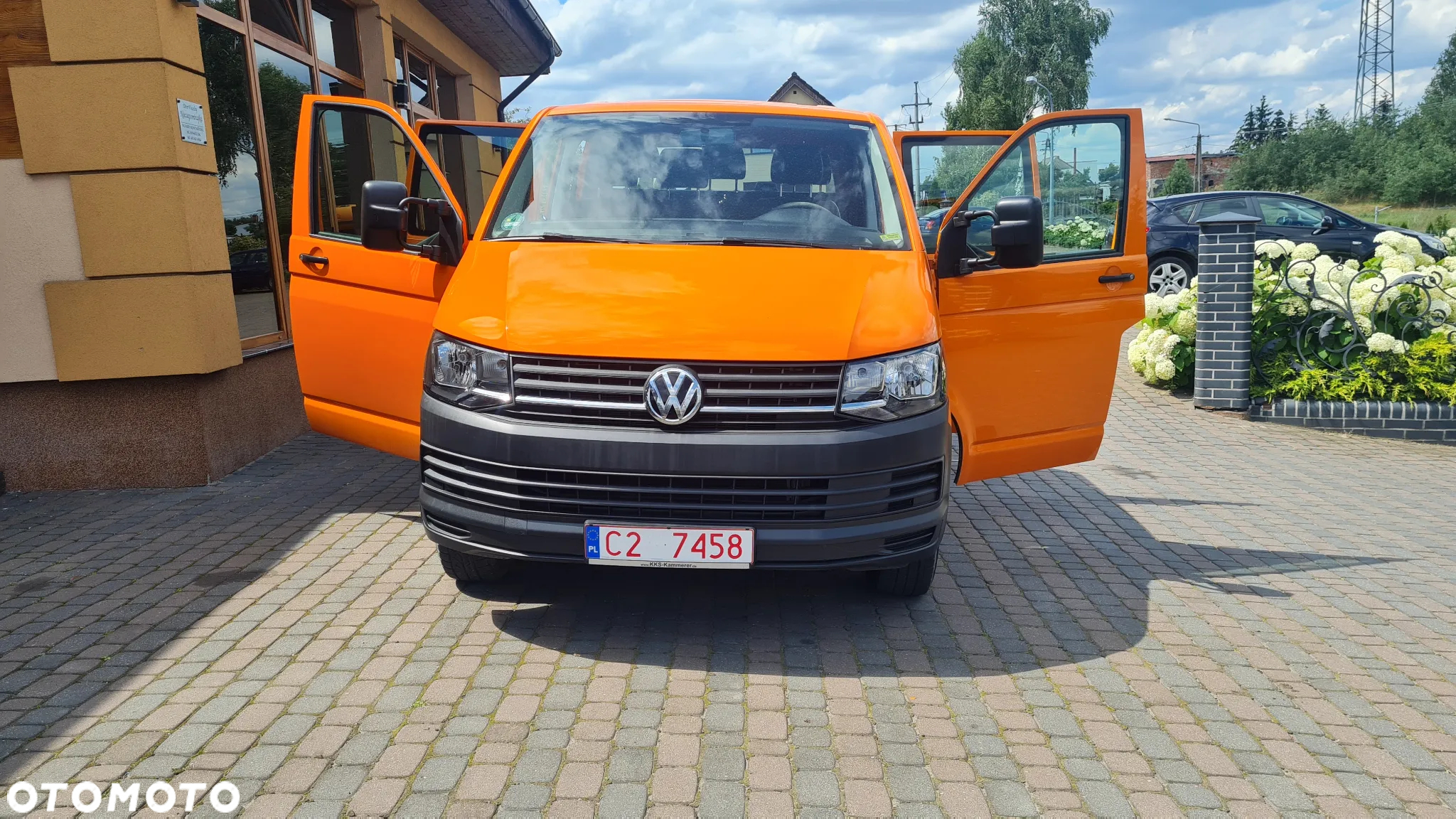 Volkswagen Transporter - 2