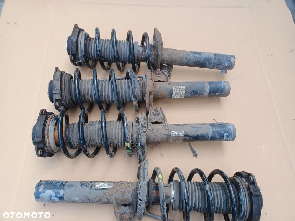 AMORTYZATOR MCPERSON VW PASSAT B6 B7 - 1