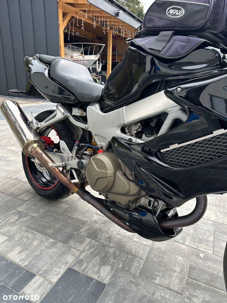 Honda VTR - 13