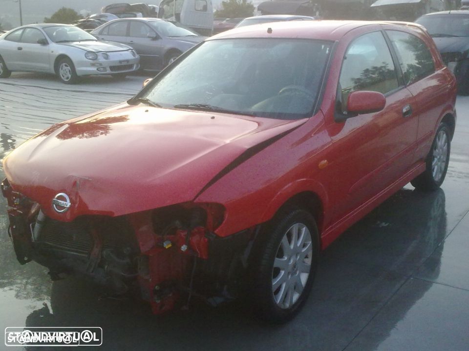 Traseira / Frente /Interior Nissan Almera 2004 - 2