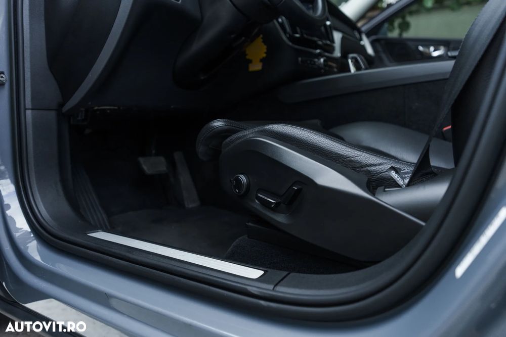 Volvo XC 60 B4 D Plus Bright - 22