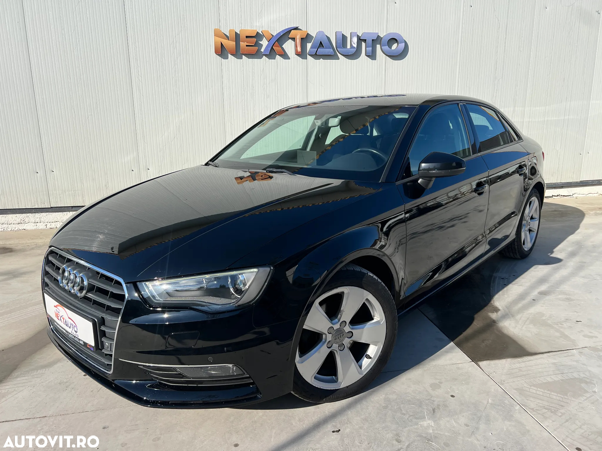Audi A3 Sportback 1.6 TDI clean Stronic Ambiente - 2