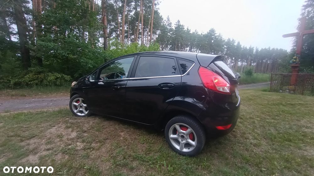 Ford Fiesta 1.6 TDCi DPF Titanium - 9