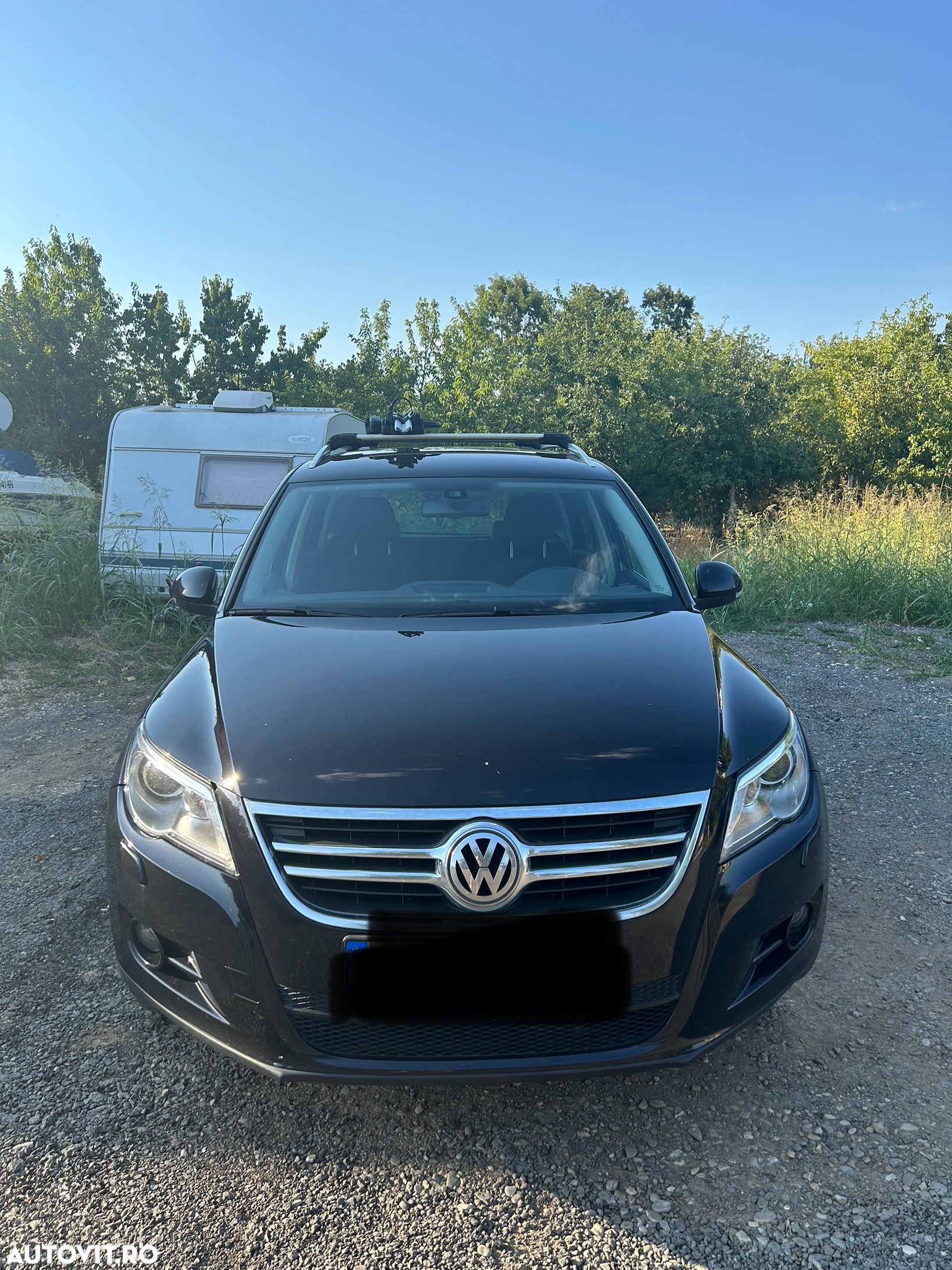 Volkswagen Tiguan - 1