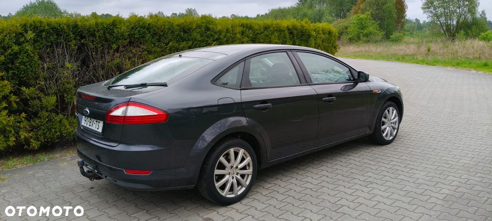 Ford Mondeo 2.0 Ambiente - 19