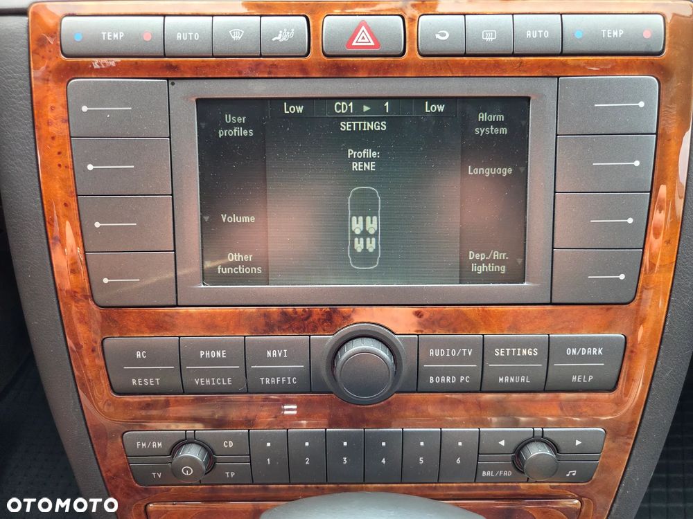Volkswagen Phaeton 4.2 V8 4MOTION Automatik (5 Sitzer) - 23