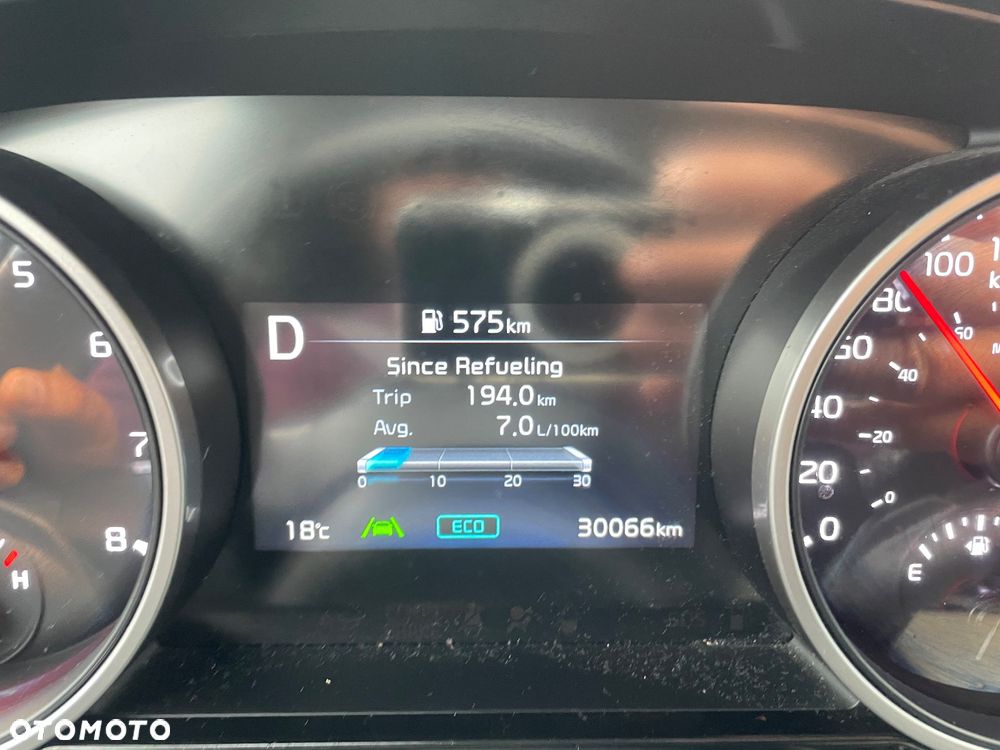 Kia Carnival - 18