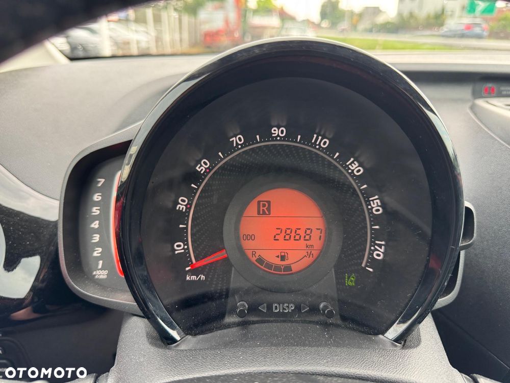 Toyota Aygo x.shift x-play connect - 17