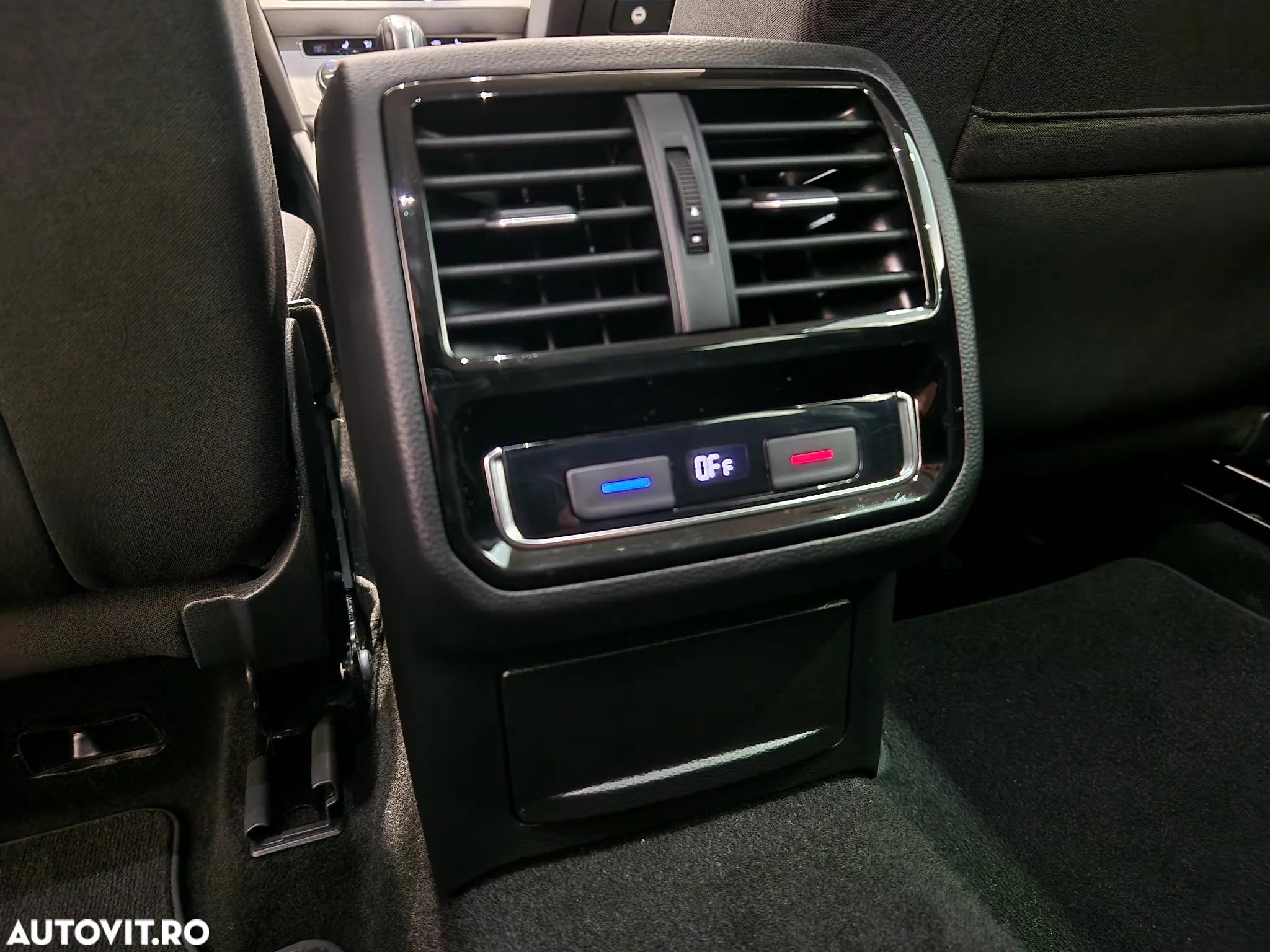 Volkswagen Passat Variant 2.0 TDI DSG Comfortline - 26