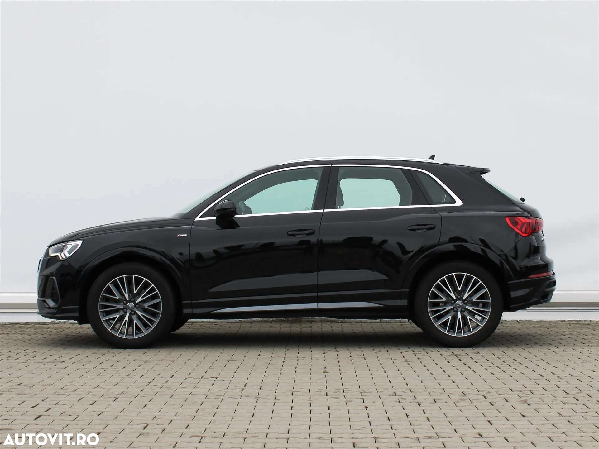 Audi Q3 40 TFSI quattro S tronic S line - 2