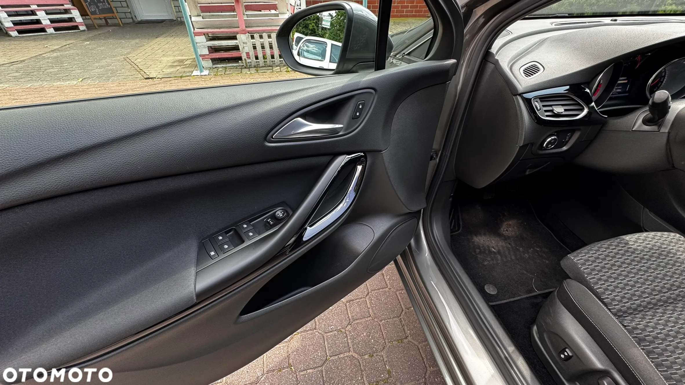Opel Astra V 1.4 T Dynamic S&S - 19