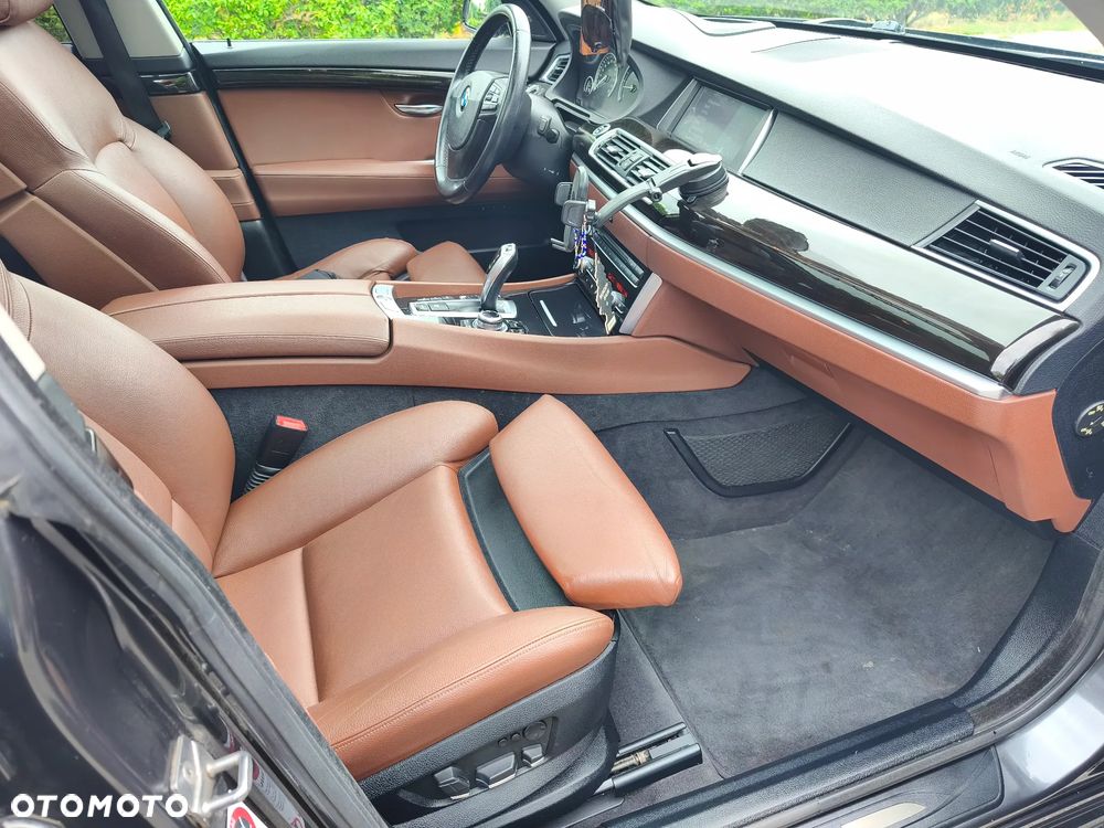 BMW 5GT 530d xDrive - 15