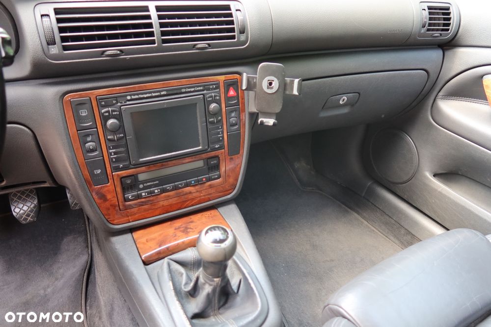Volkswagen Passat 1.9 TDI Highline - 12