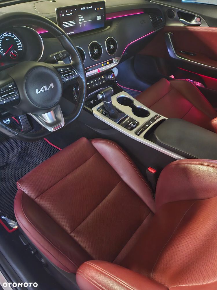 Kia Stinger - 13
