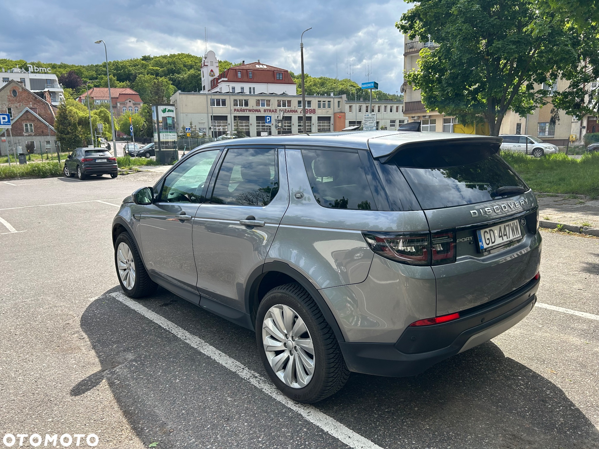 Land Rover Discovery Sport 2.0 D150 R-Dynamic SE - 2