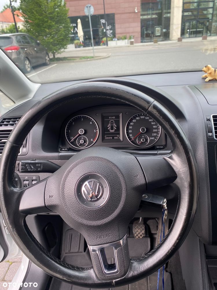 Volkswagen Touran - 13