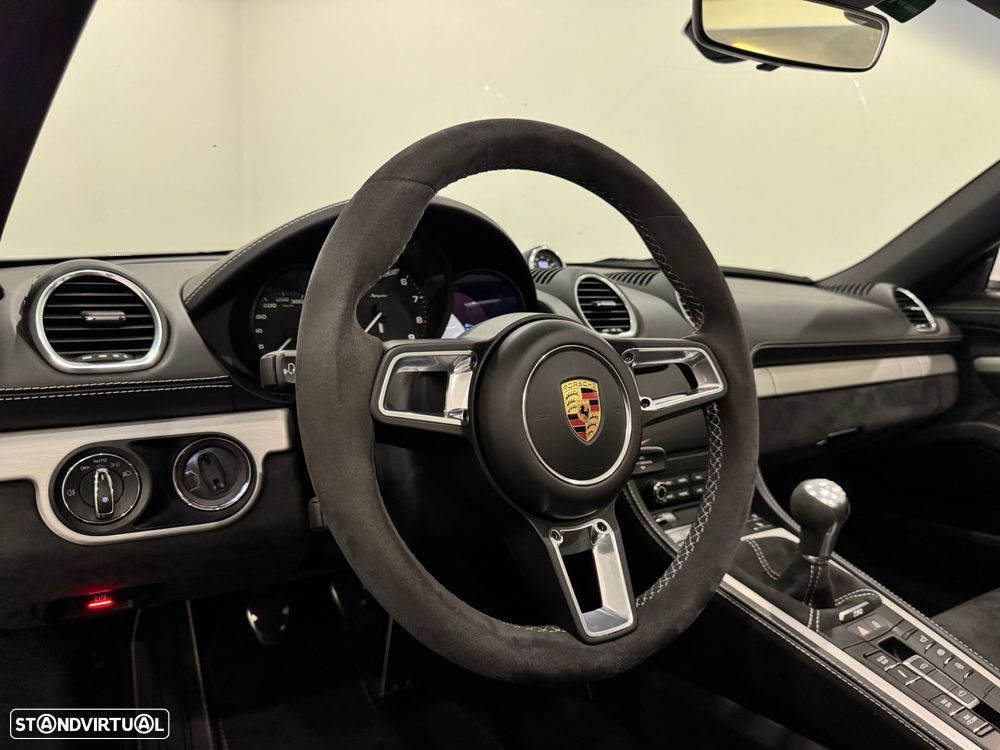 Porsche 718 Spyder Standard - 36