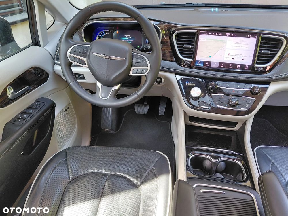 Chrysler Pacifica - 23