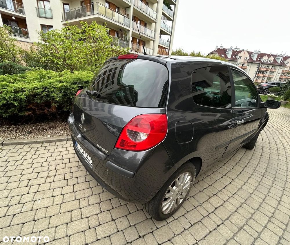Renault Clio 1.6 16V Expression - 12
