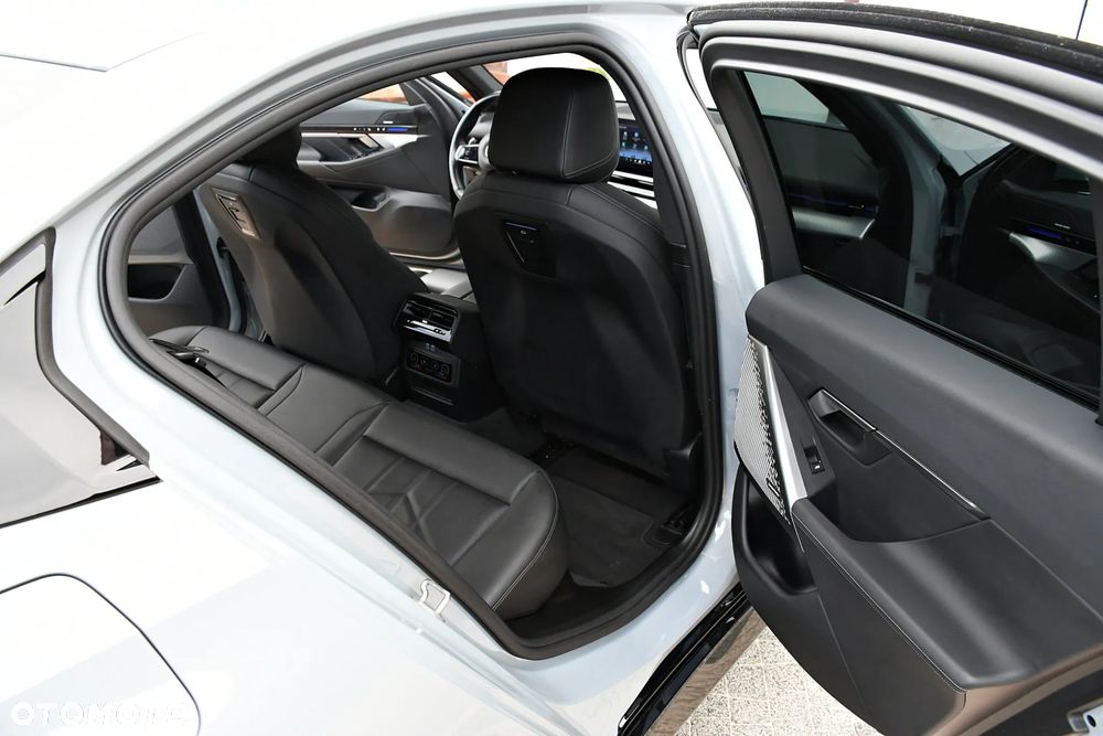 BMW Seria 5 520d mHEV M Sport - 22