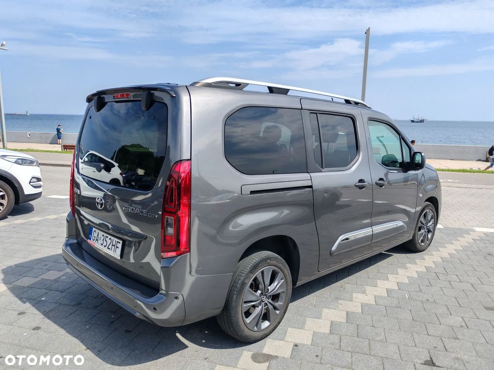 Toyota Proace City Verso 1.2 D-4T Family - 2