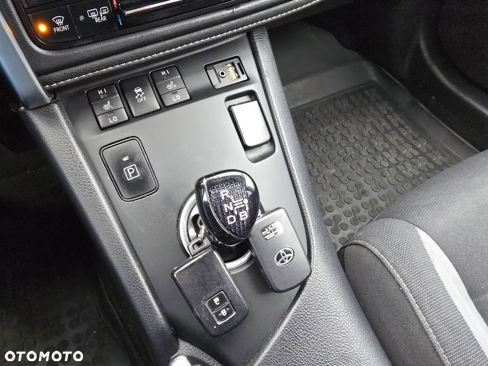 Toyota Auris Hybrid 135 Premium - 22